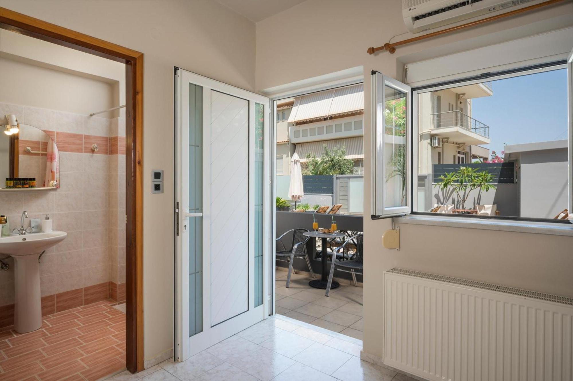 Sun Ray Luxury Apartments Agia Marina Zimmer foto