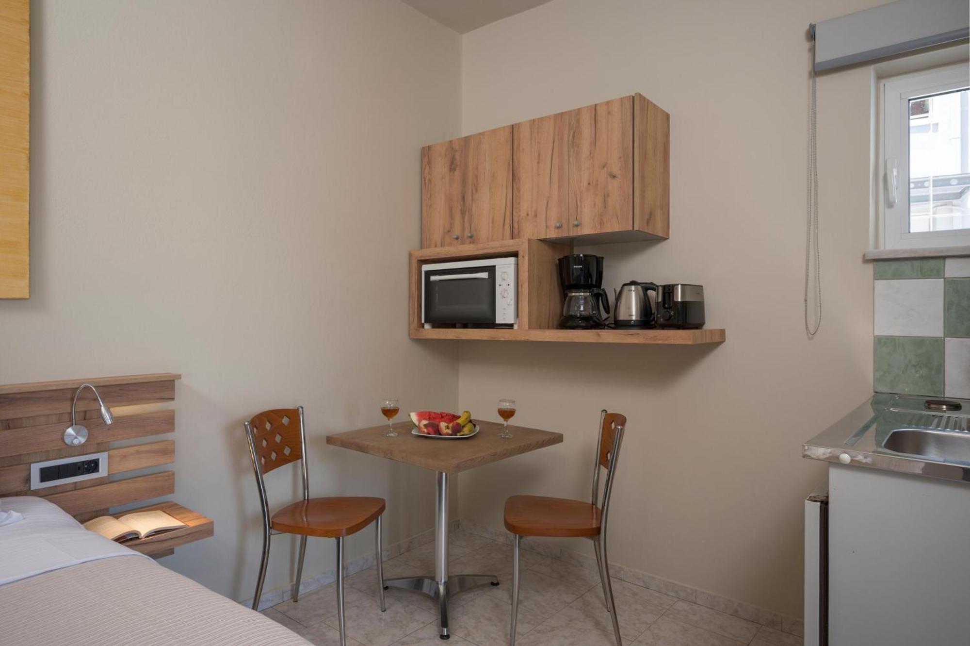 Sun Ray Luxury Apartments Agia Marina Zimmer foto