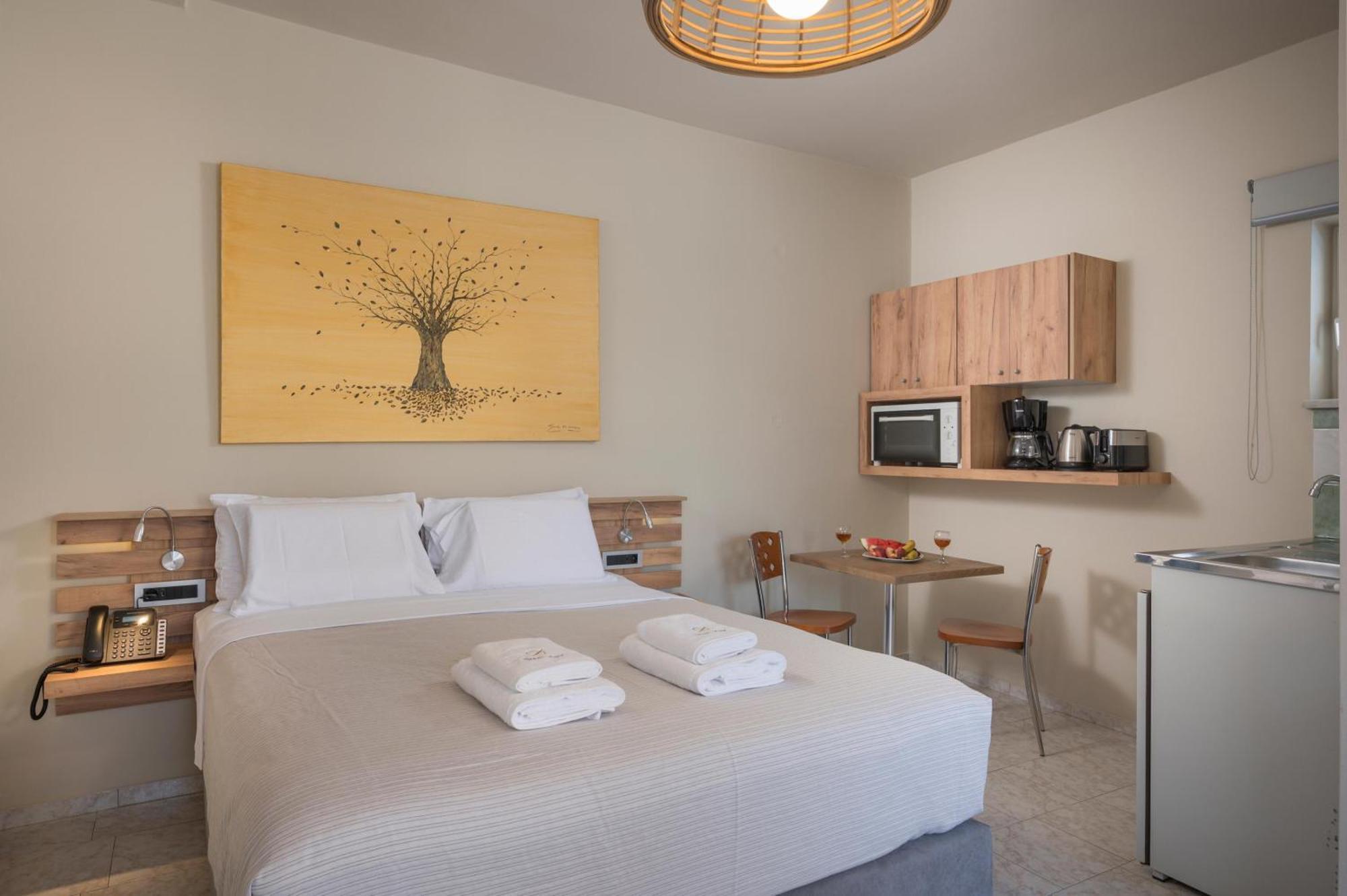 Sun Ray Luxury Apartments Agia Marina Zimmer foto