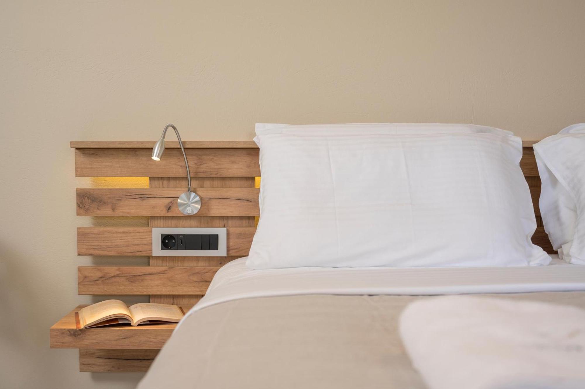 Sun Ray Luxury Apartments Agia Marina Zimmer foto